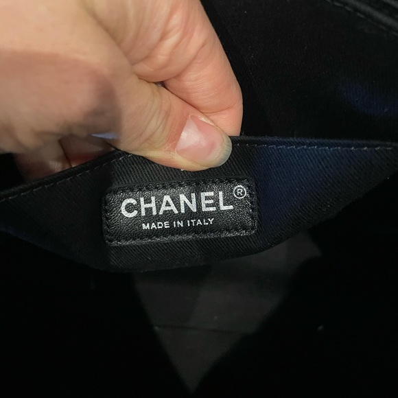 Chanel Urban Shopping Tote Quilted Caviar Large - Picture 10 of 16